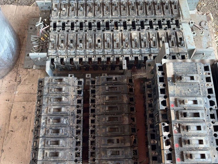 westinghouse-breakers-no-covers-image-3