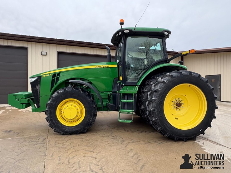 2011-john-deere-8260r-image-8