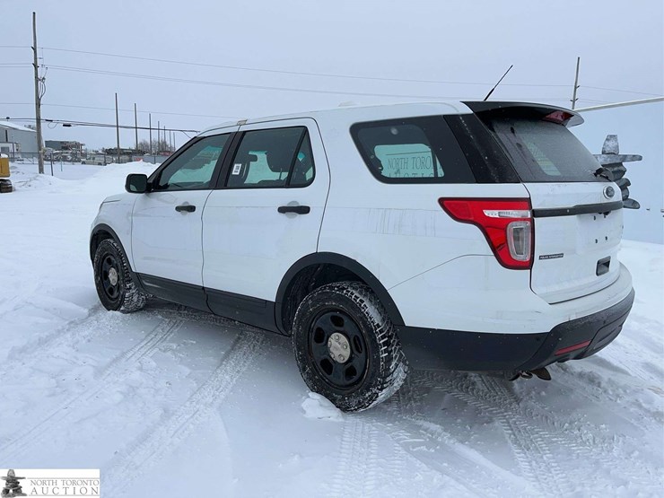 2015-ford-explorer-image-6