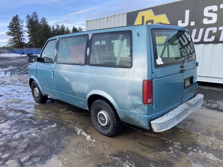 1996-chevrolet-astro-image-3