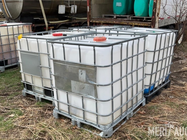 (4)-250-gallon-poly-totes-image-2