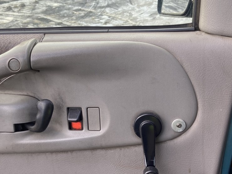 1996-chevrolet-astro-image-27