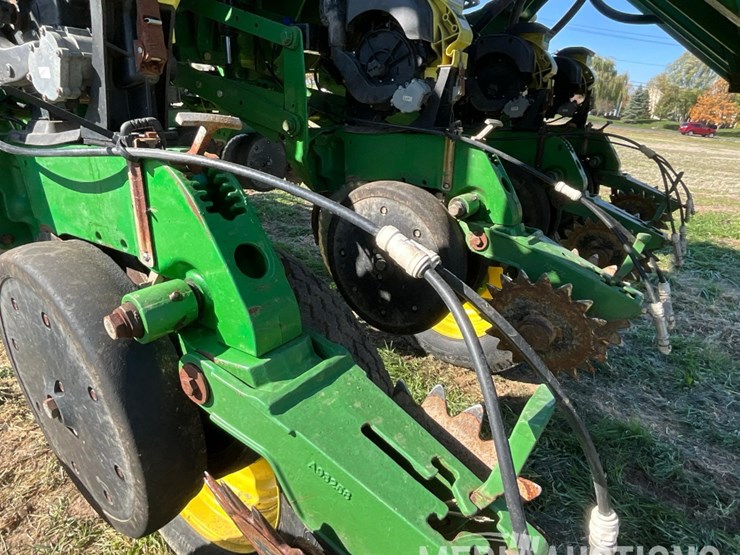john-deere-1790-image-28
