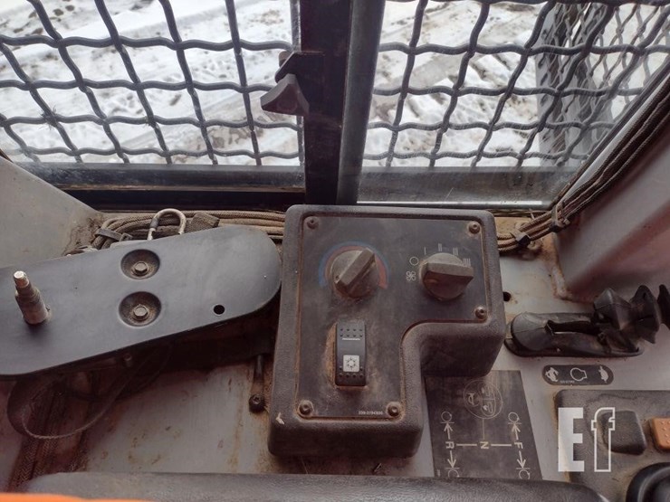 2005-caterpillar-d4g-xl-image-14