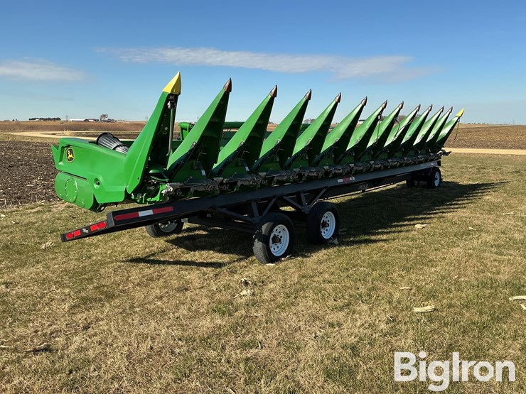 2024-john-deere-c12f-image-3