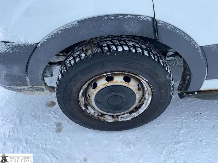 2015-ford-transit-image-21