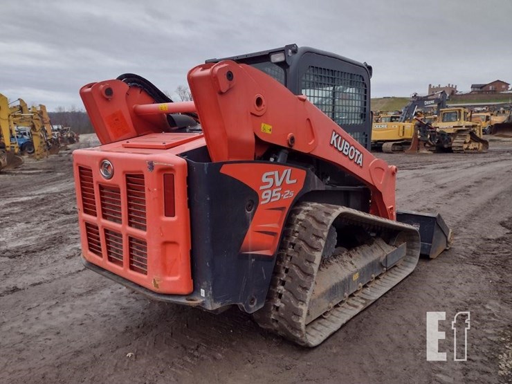 2017-kubota-svl95-2s-image-40