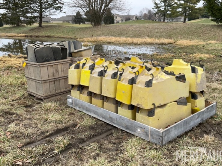 john-deere-planter-boxes-and-lids-image-1