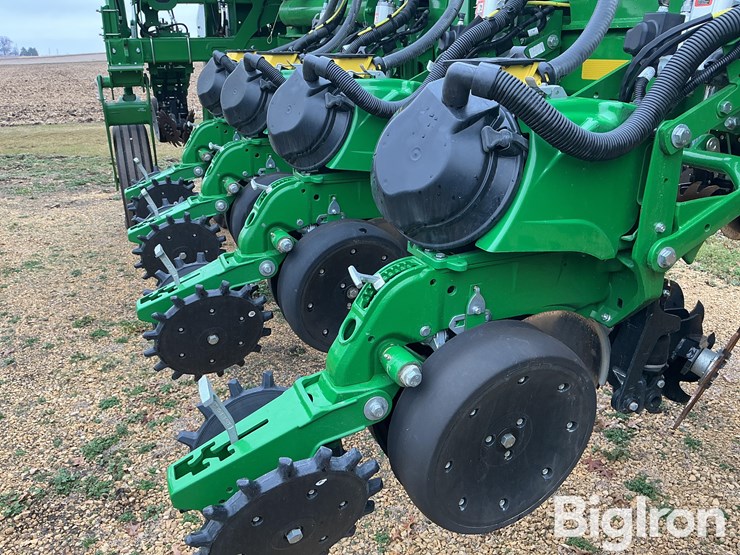 2025-john-deere-1775nt-image-17