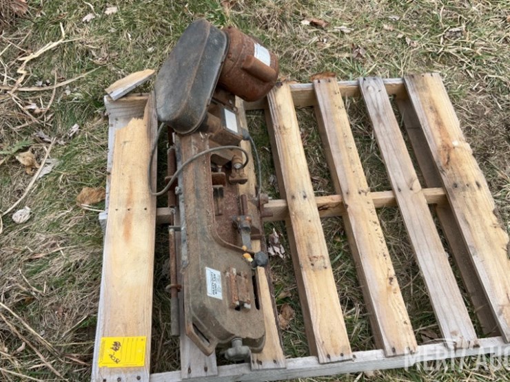 heavy-duty-band-saw-image-4