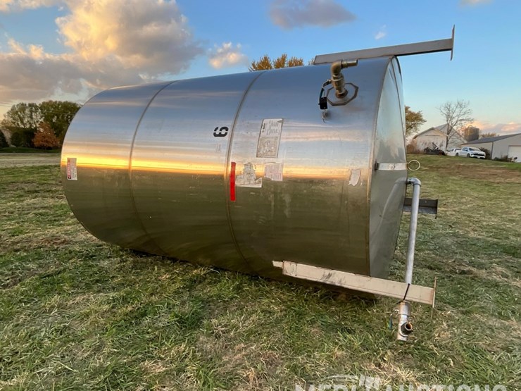 precision-tank-and-eq.-co-stainless-steel-tank-image-3