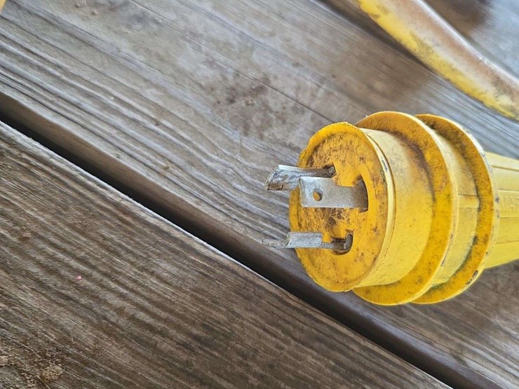 30a/125v-extension-cord-image-3