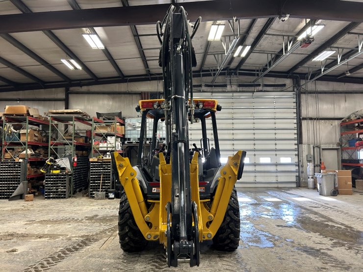 2021-deere-310sl-hl-image-4