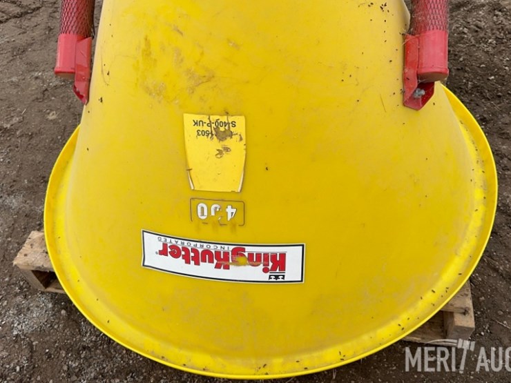 king-kutter-400-3pt.-spreader-image-2