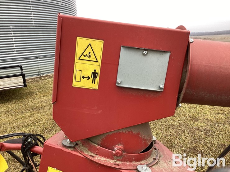 hutchinson-/mayrath-swing-away-auger-image-17