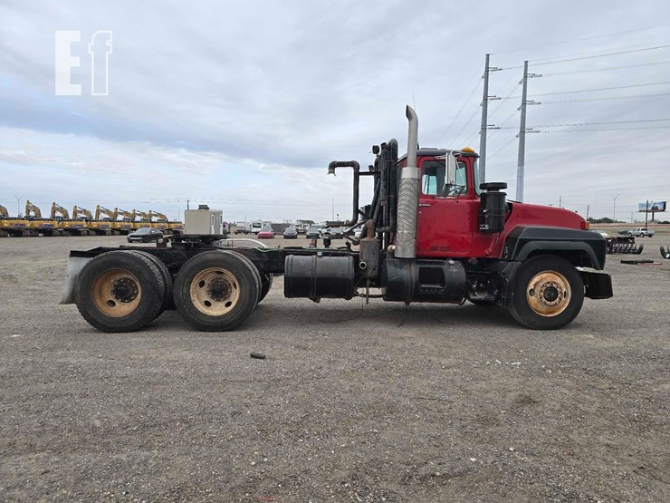 2003-mack-rd688s-image-6