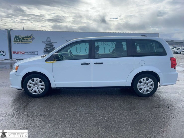 2020-dodge-grand-caravan-se-image-2