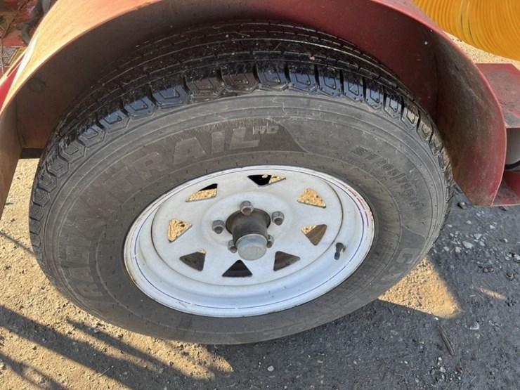 2012-giant-vac-tl29202bvg-towable-leaf-vacuum-image-9