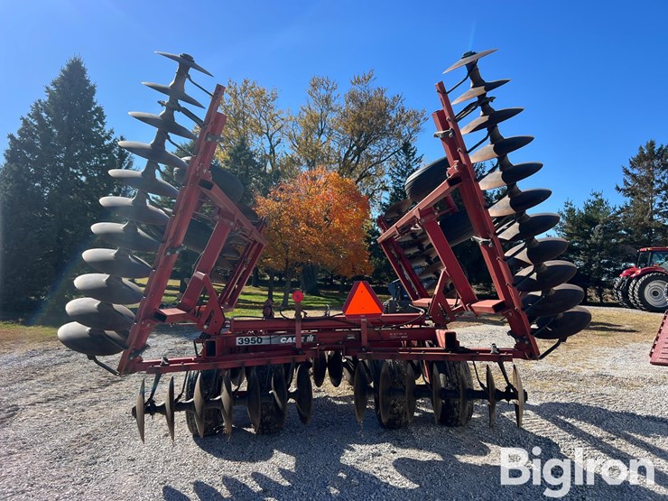 case-ih-3950-image-6