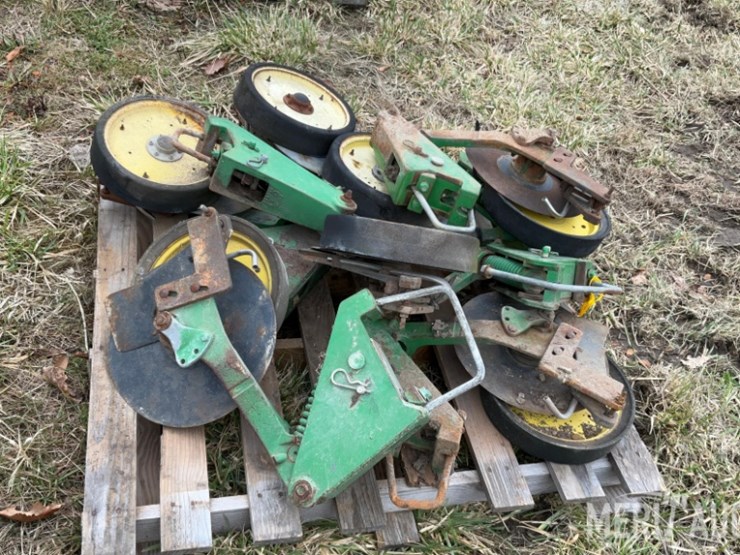 quantity-of-fertilizer-openers-for-john-deere-planter-image-4