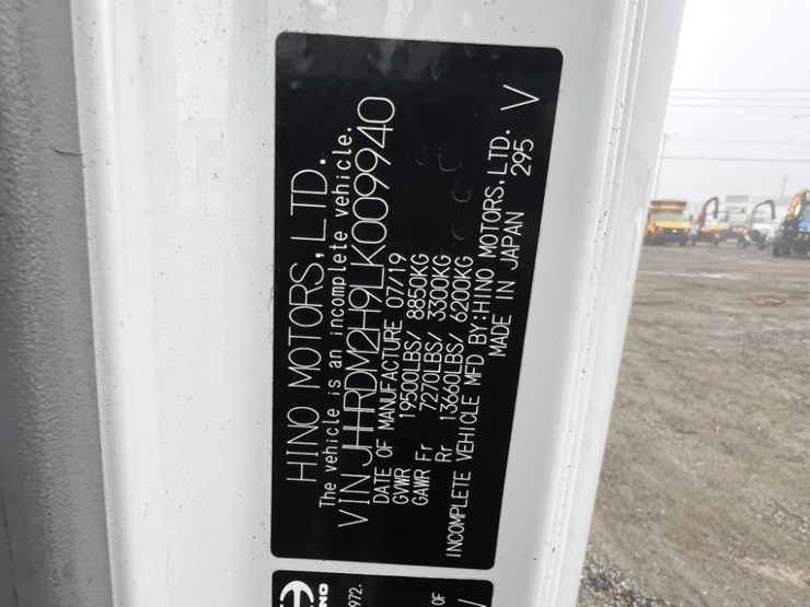 2020-hino-195-image-27