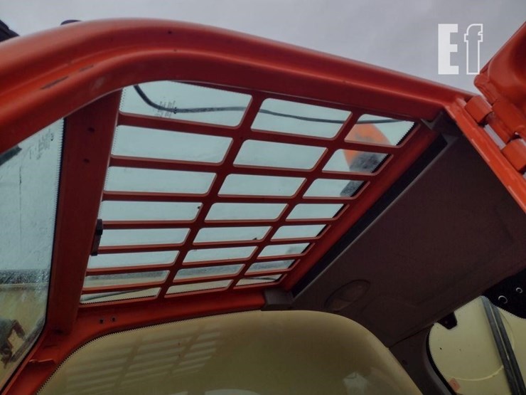 2016-jlg-1255-image-13