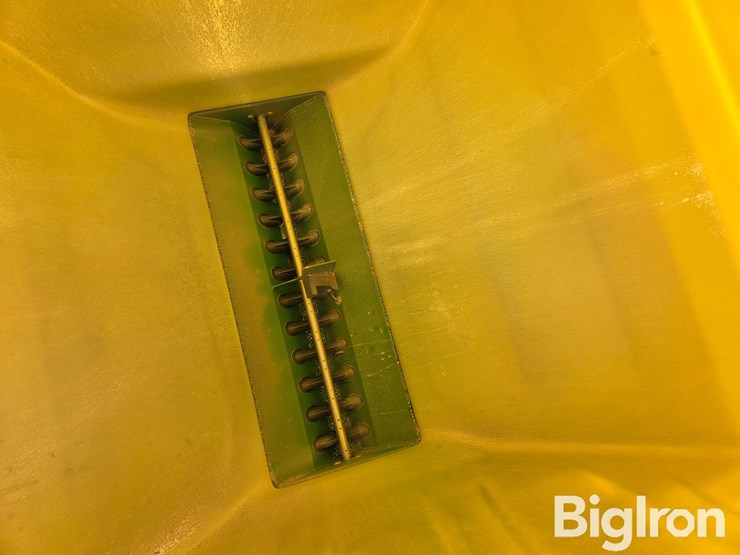 2022-john-deere-1795-image-12