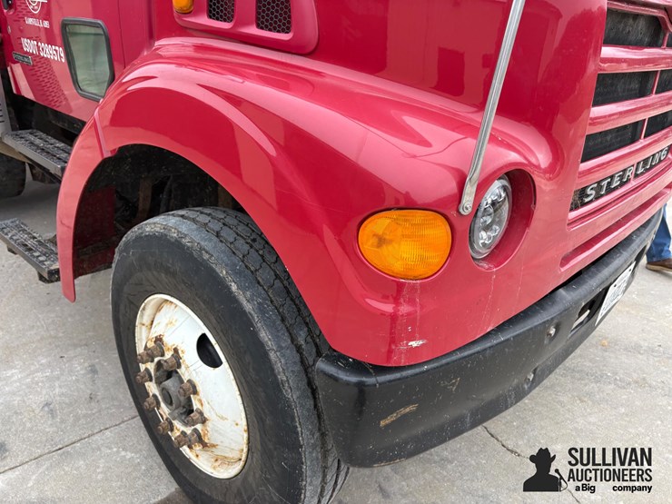 2001-sterling-lt7501-image-11