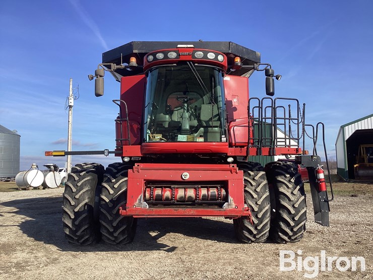 2012-case-ih-8120-image-2