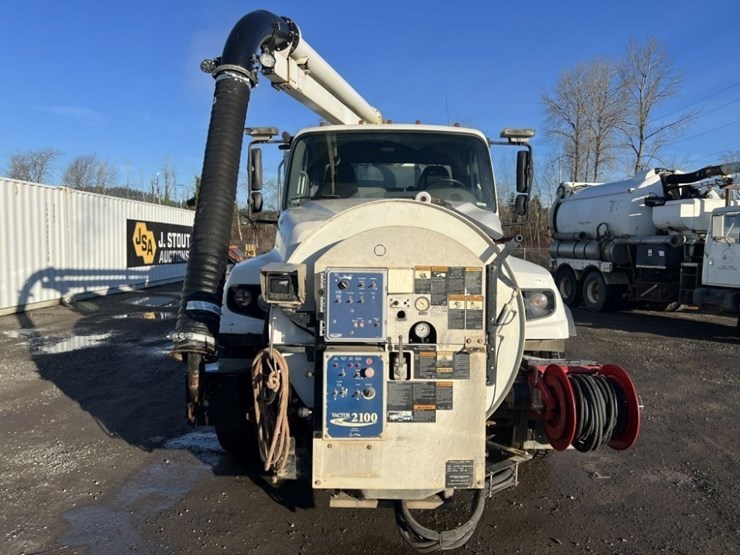 2014-vactor-2100-image-8