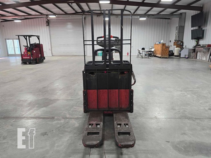 raymond-8400-image-7