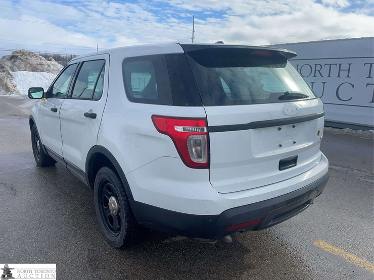 2014-ford-explorer-image-3