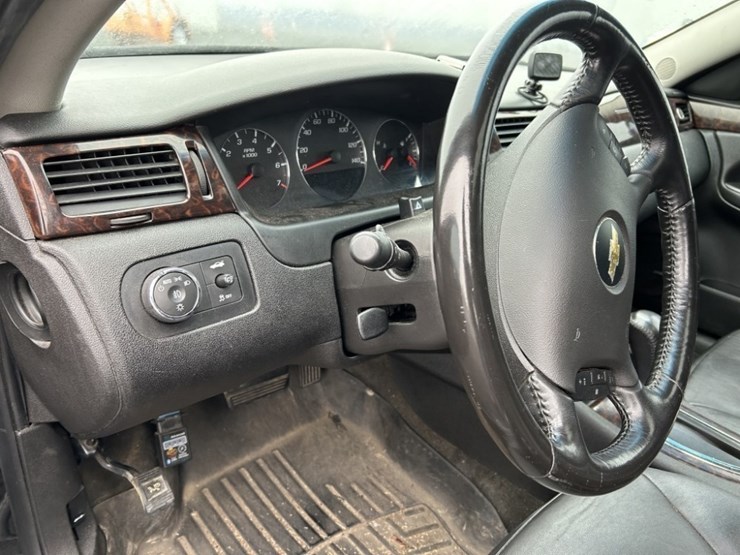 2013-chevrolet-impala-ltz-sedan-image-19