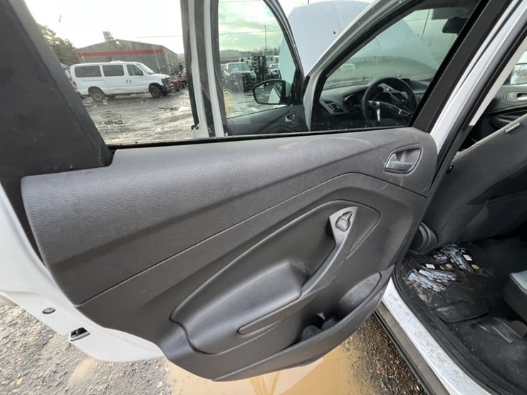 2013-ford-escape-se-image-21