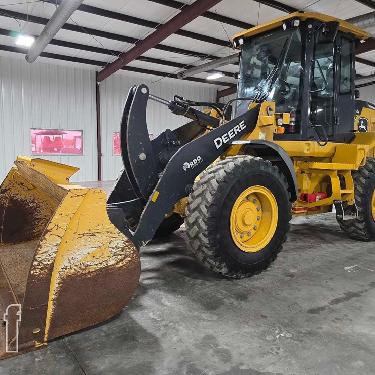 2022 DEERE 444 P-TIER