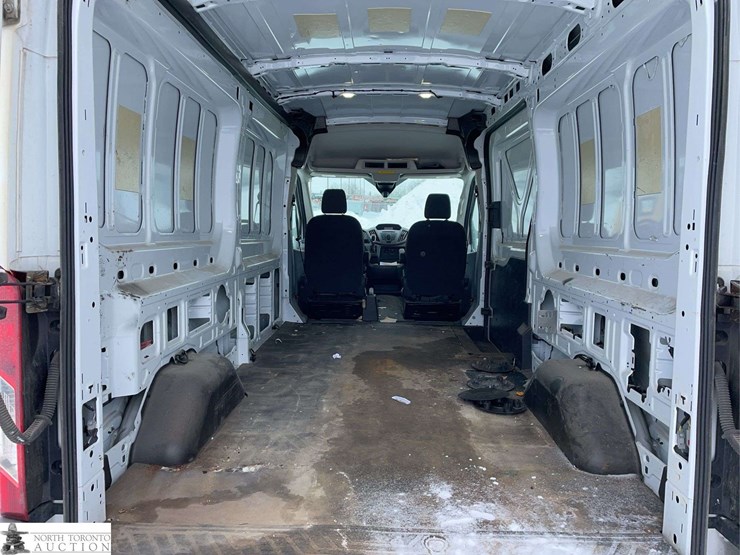 2017-ford-transit-image-30