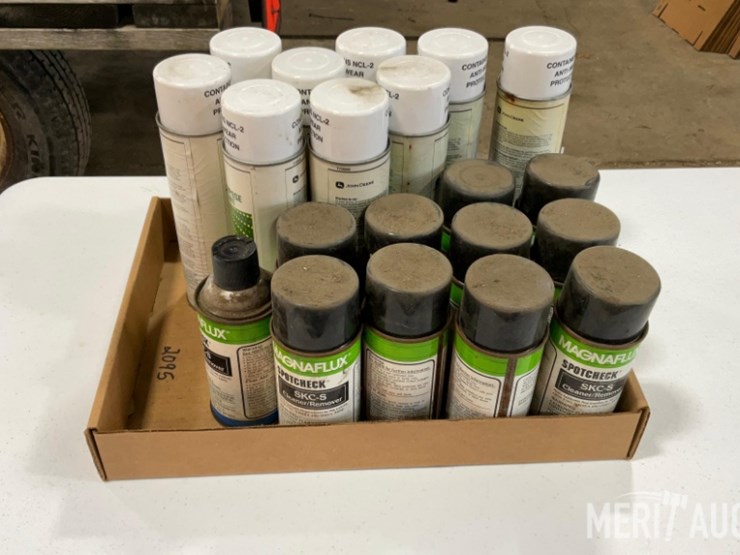 flat-of-john-deere-all-purpose-lubricant-and-magnaflux-skc--cleaner-remover-image-2