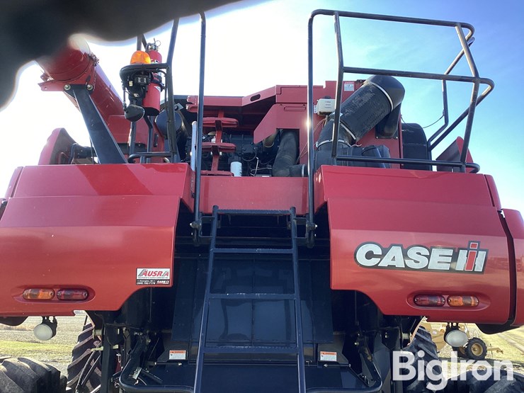 2012-case-ih-8120-image-11