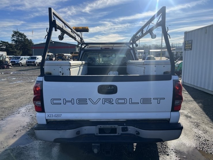 2004-chevrolet-silverado-3500-image-5