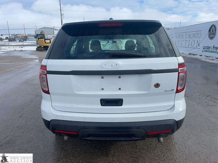 2014-ford-explorer-image-4