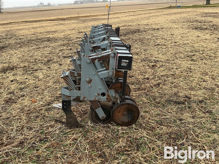 hiniker-6-row-3-pt-30”-cultivator-image-4
