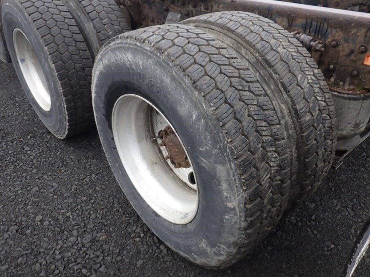 2018-western-star-5700xe-image-24