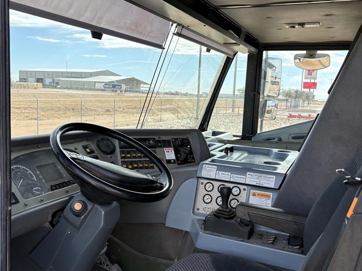 2013-terex-ac200-1-image-12