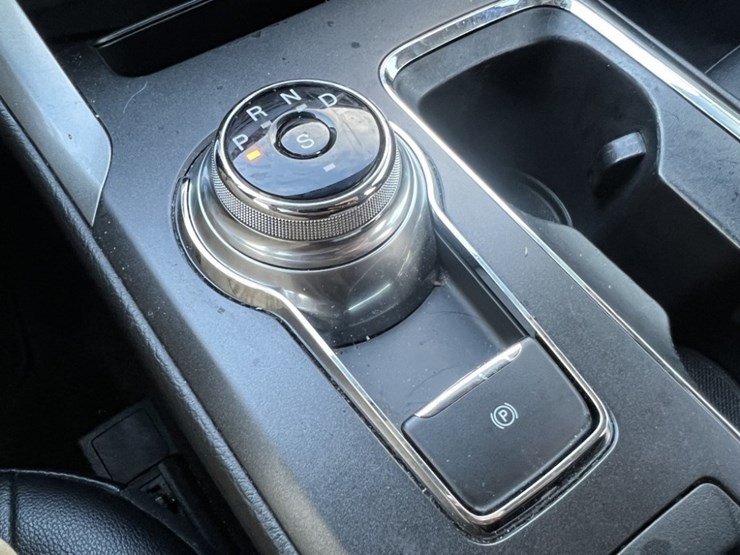 2017-ford-fusion-se-awd-sedan-image-30