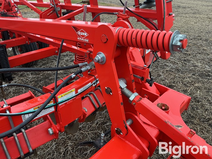 2013-kuhn-krause-6200-27-image-12