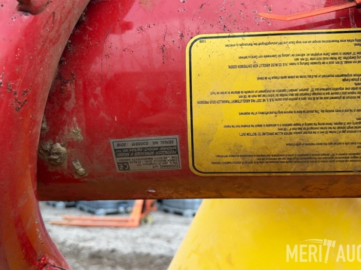 king-kutter-400-3pt.-spreader-image-7