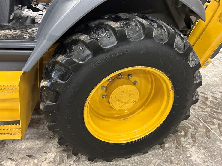 2021-deere-310sl-hl-image-68