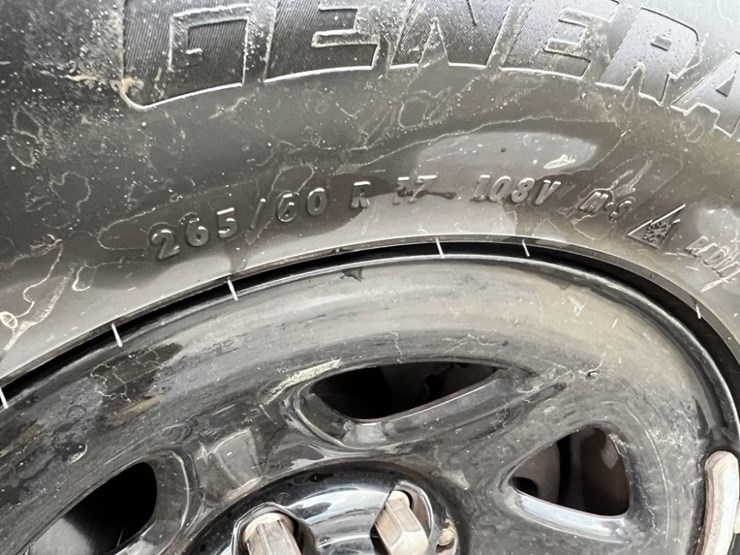 2016-chevrolet-tahoe-image-16