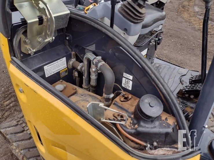 2022-deere-26g-image-42