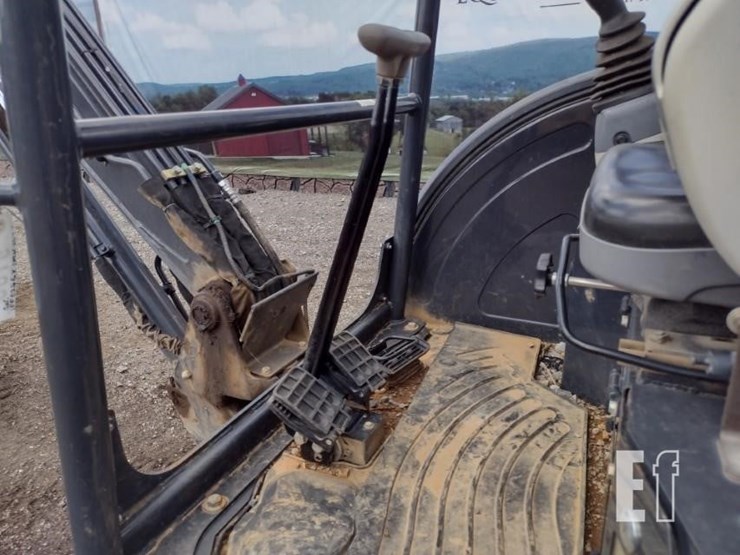 2022-deere-26g-image-11